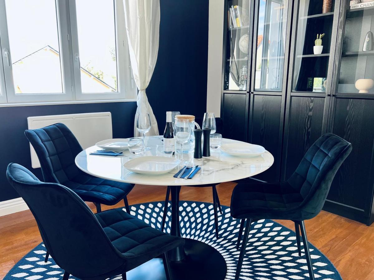 Le Theodore: Charming With Parking Near Station Apartment